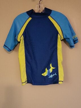 UV Skinz rashguard swim top